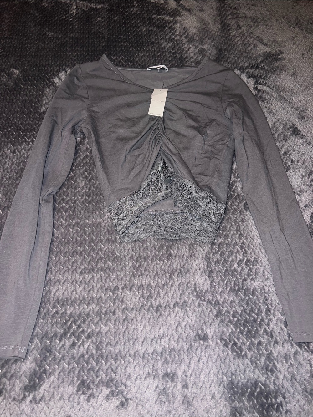Eddi & Fitz Women’s grey Long-Sleeve Ruched Front Lace Trim Top, XS